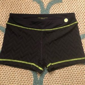 Trina Turk recreation black shorts (size M)